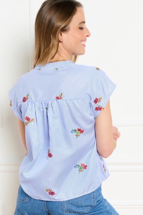 LolaLiza blauwe dames blouse | Model achteraanzicht