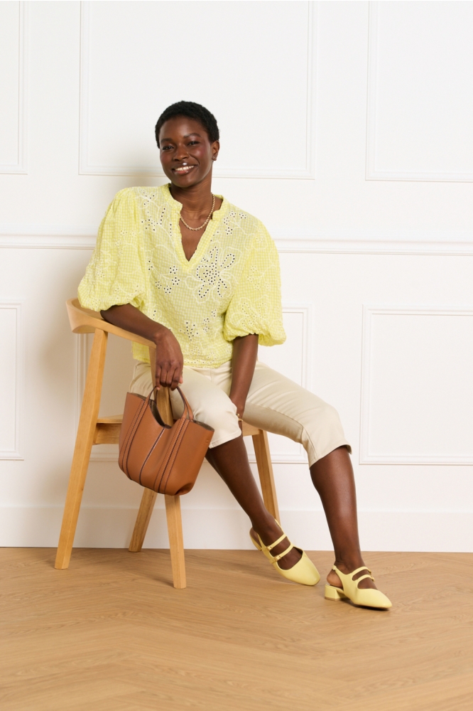 LolaLiza gele dames blouse | Model