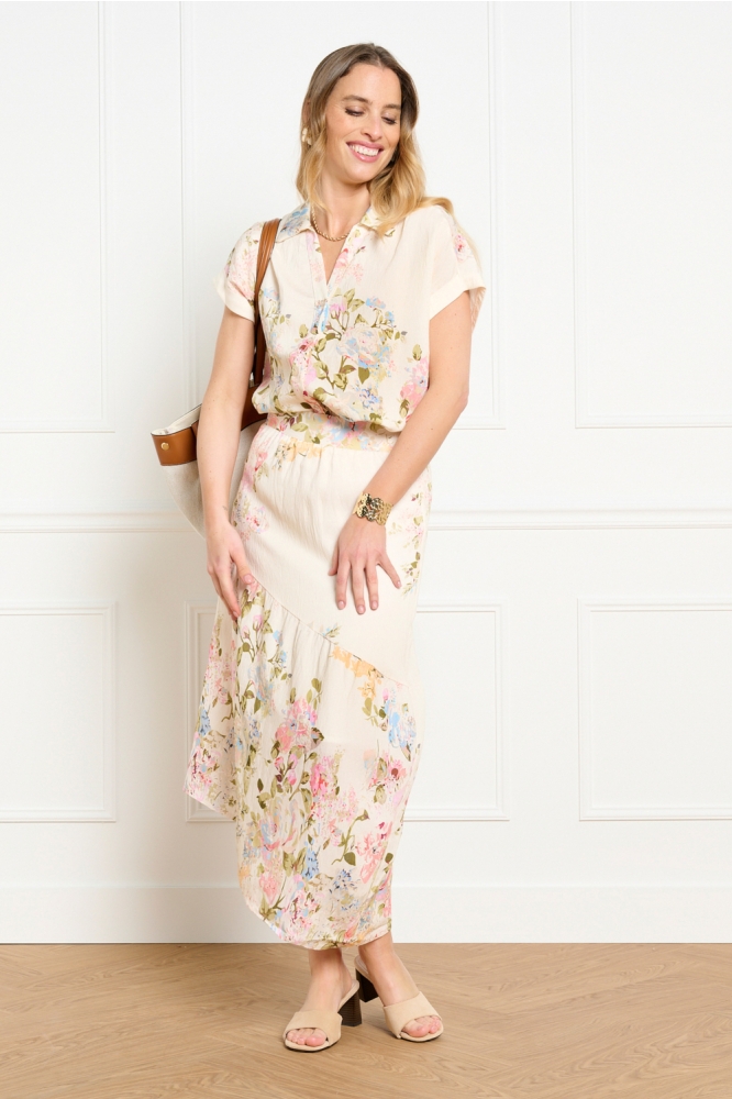 LolaLiza beige dames blouse | Model