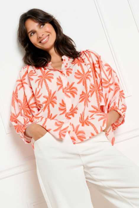 LolaLiza witte dames blouse | Model vooraanzicht