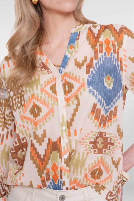 Geisha ecru dames blouse | Close up