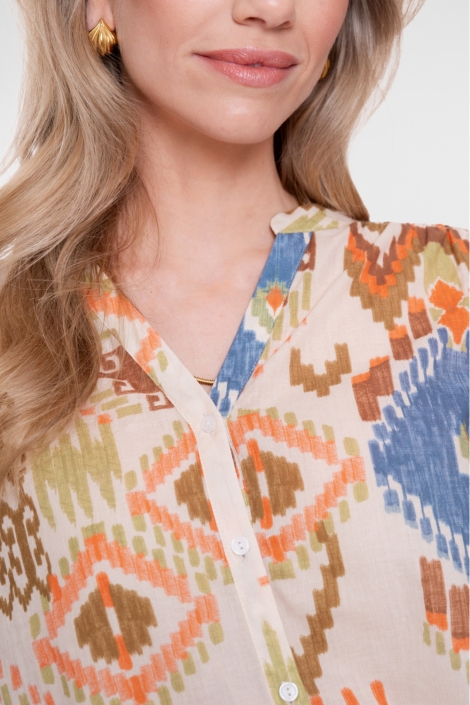 Geisha ecru dames blouse | Close up