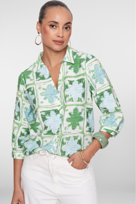 Geisha groene dames blouse | Model vooraanzicht