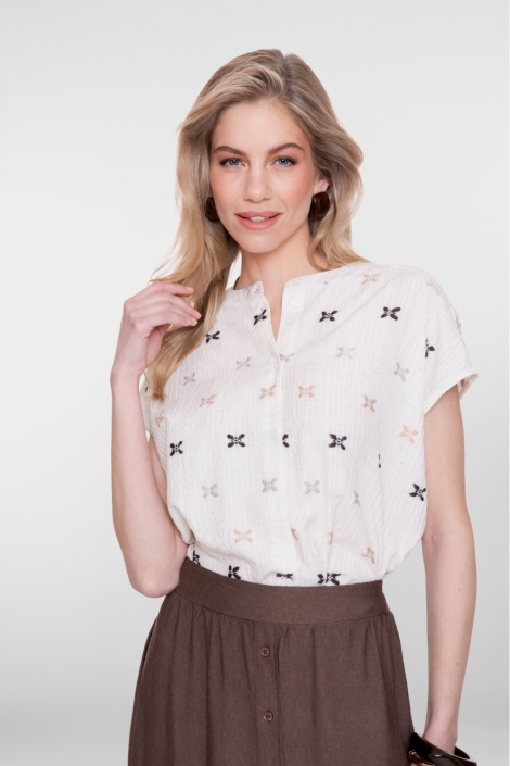Geisha zand dames blouse | Model vooraanzicht