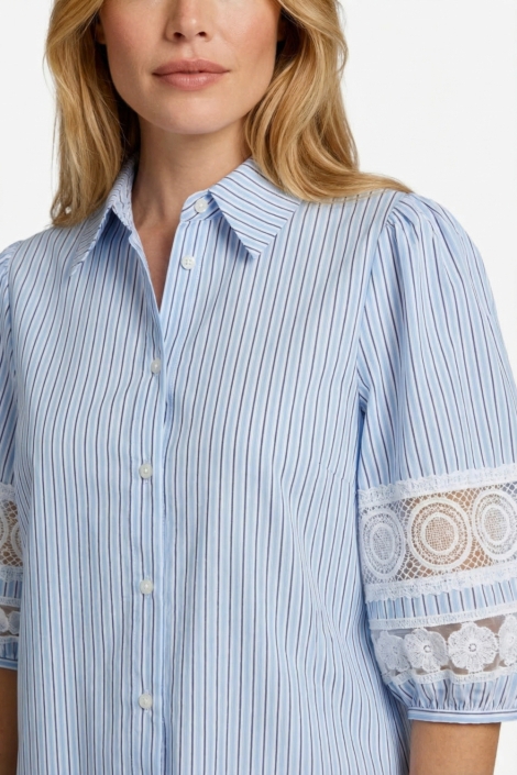 C&S The Label blauwe dames blouse | Close up