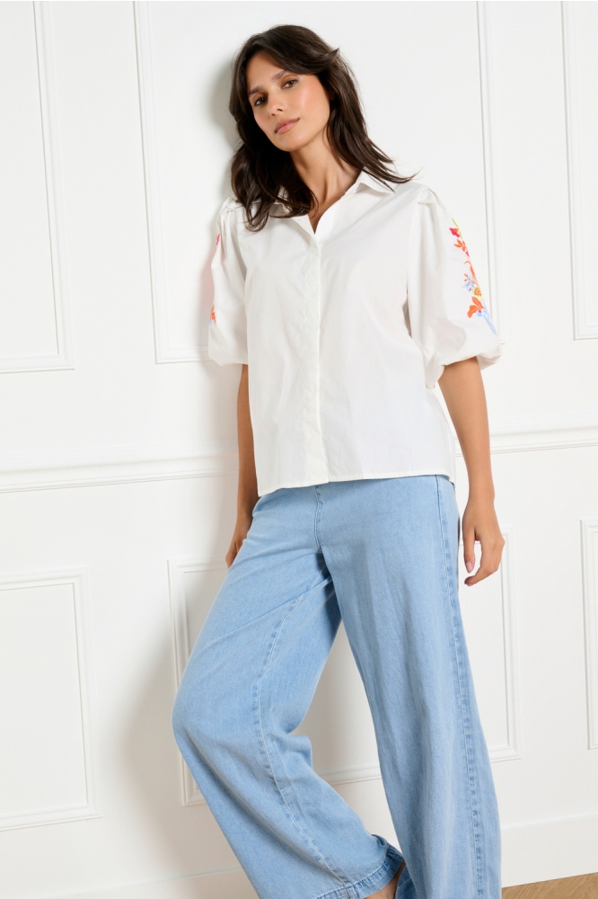 LolaLiza witte dames blouse | Model vooraanzicht