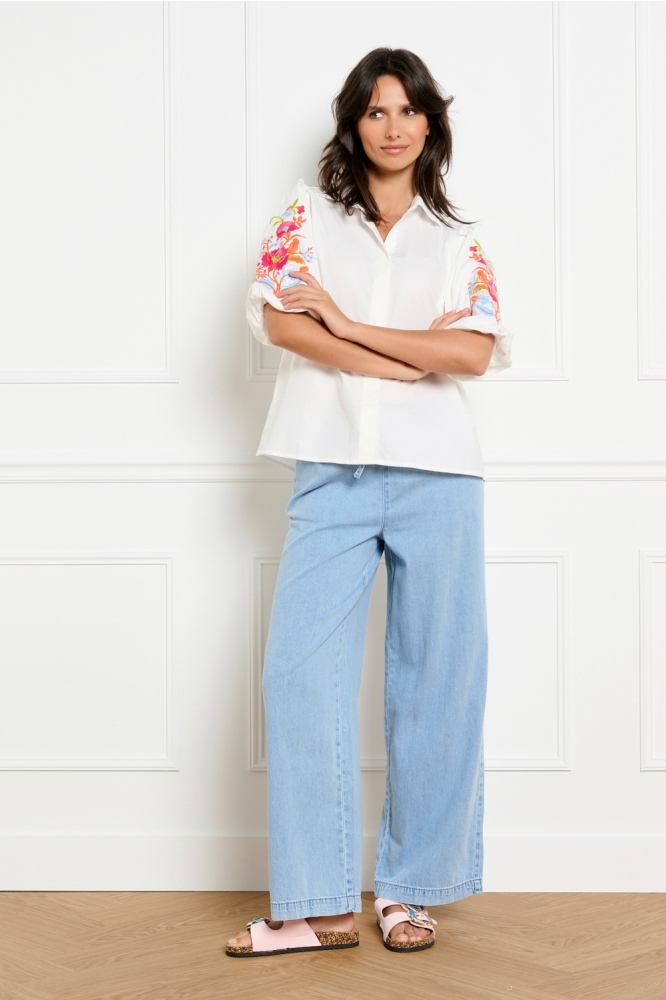 LolaLiza witte dames blouse | Model