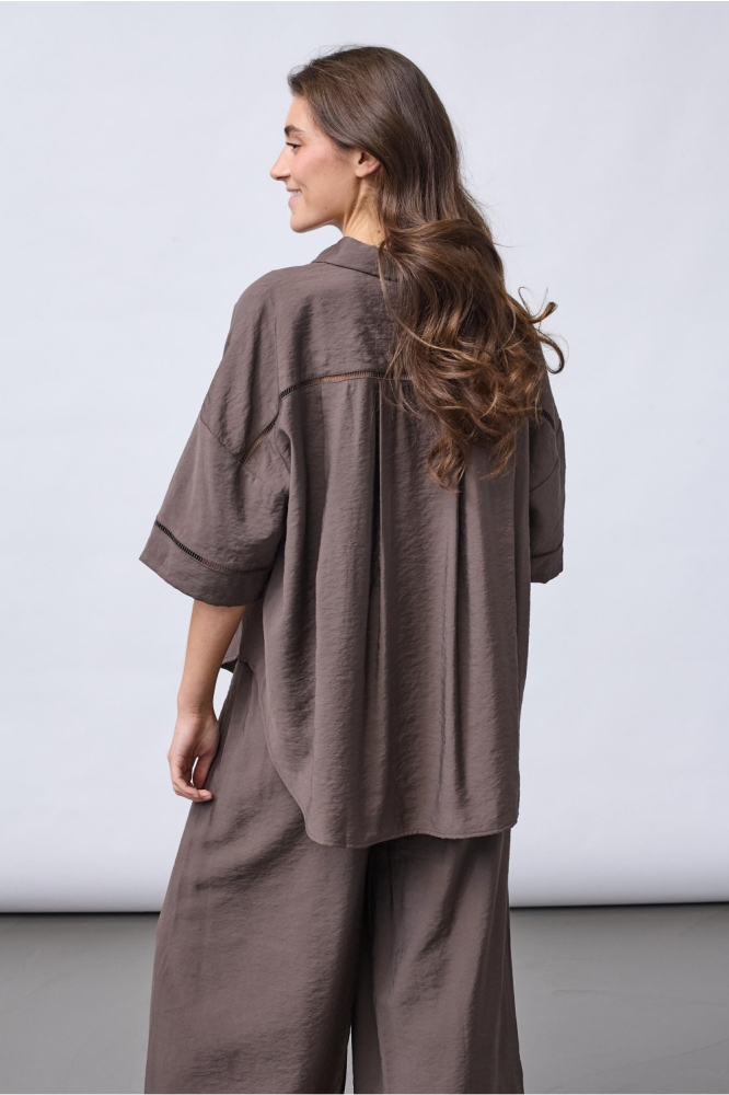 SisterS point bruine dames blouse | Model achteraanzicht