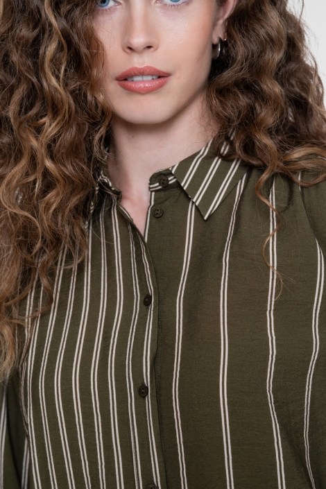 Geisha groene dames blouse | Close up