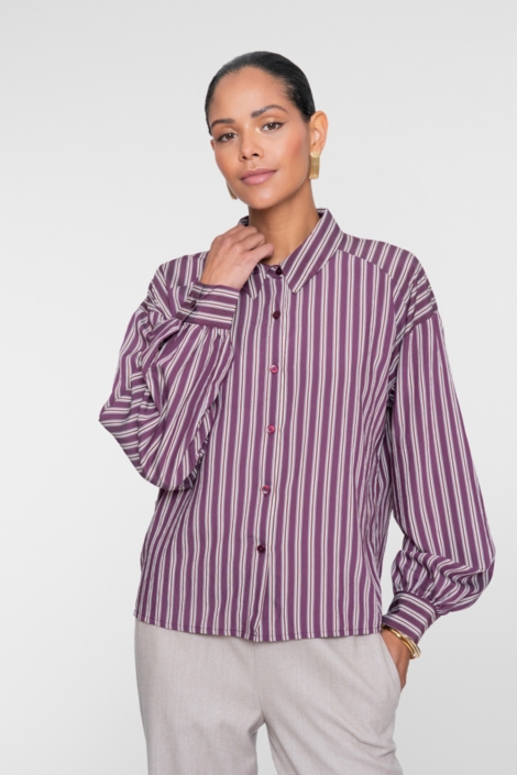 Geisha paarse dames blouse | Model vooraanzicht