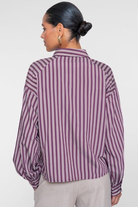 Geisha paarse dames blouse | Model achteraanzicht