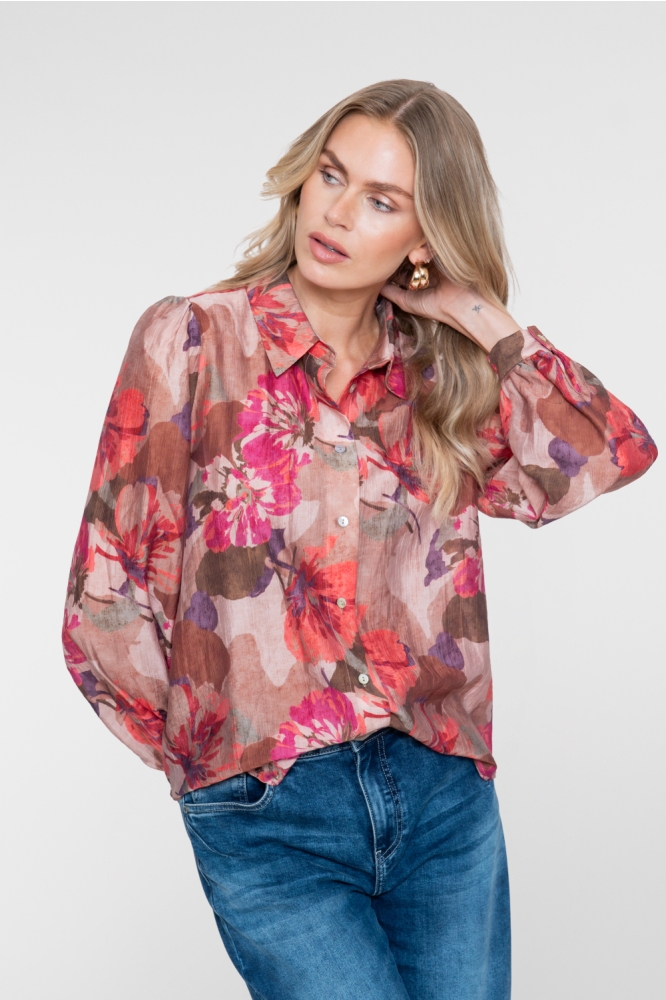 Geisha roze dames blouse | Model vooraanzicht