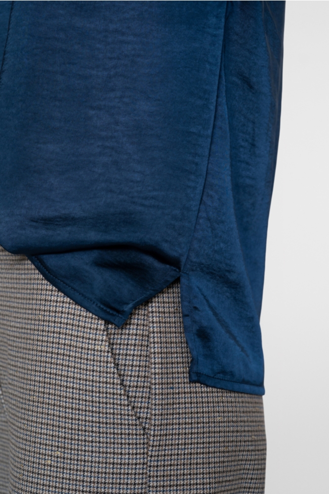 Geisha blauwe dames t-shirt | Close up