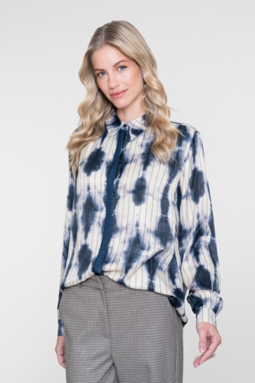 Geisha Blouse BLOUSE MET ABSTRACT DESSIN EN BIES 63902 20 DARK BLUE/ECRU