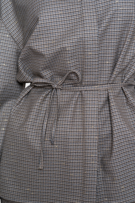 Geisha beige dames blouse | Close up