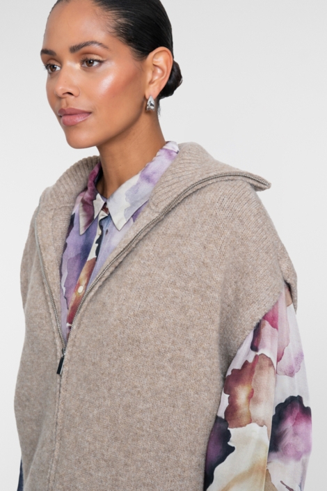 Geisha ecru dames blouse | Model