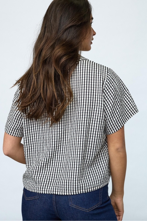 SisterS point zwarte dames blouse | Model achteraanzicht