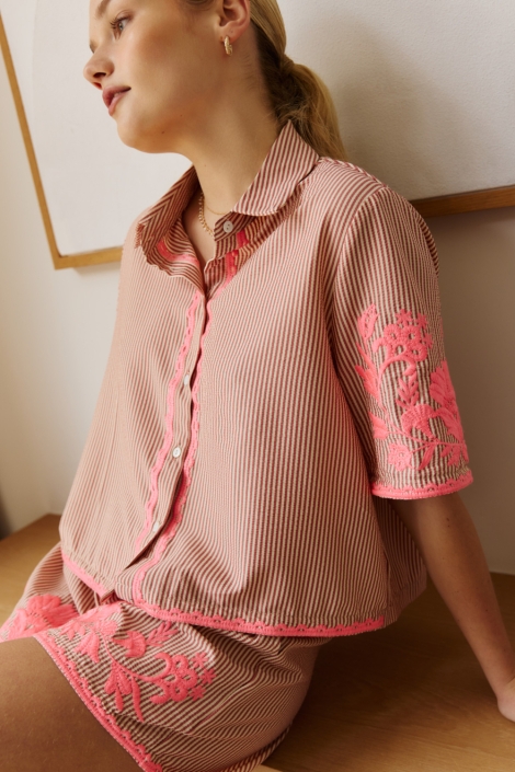 LolaLiza beige dames blouse | Model vooraanzicht