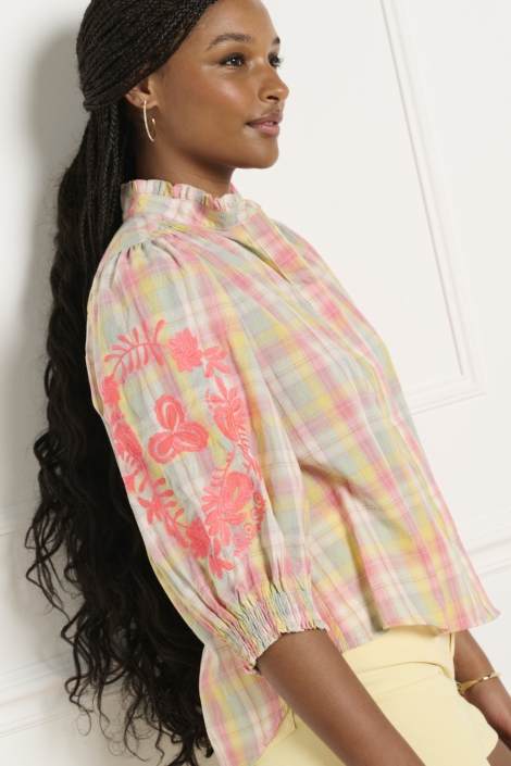 LolaLiza beige dames blouse | Close up