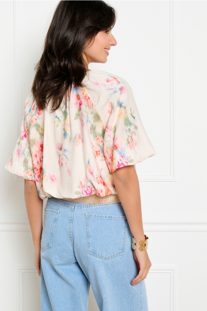 LolaLiza beige dames blouse | Model achteraanzicht