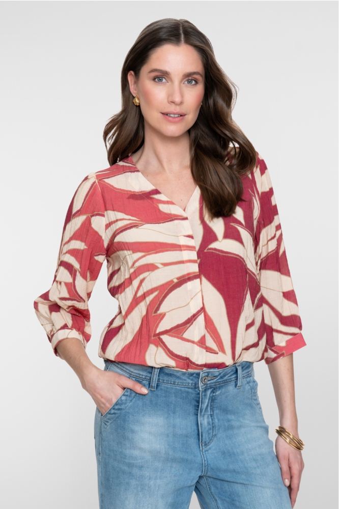 Geisha rode dames blouse | Model vooraanzicht