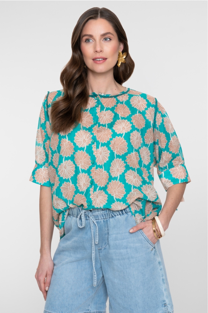 Geisha groene dames blouse | Model vooraanzicht