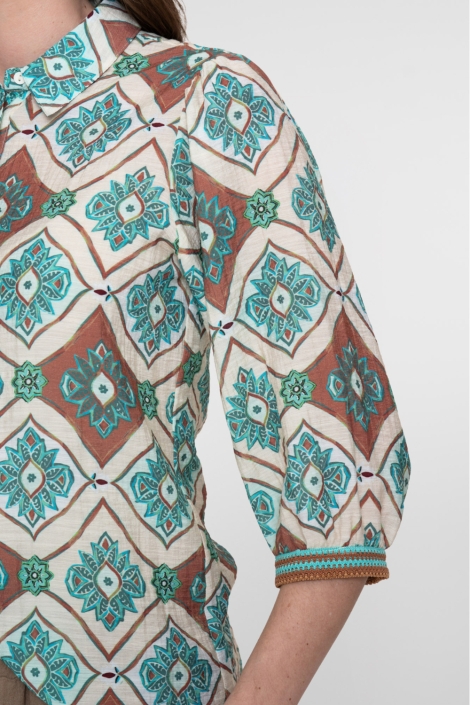 Geisha groene dames blouse | Close up