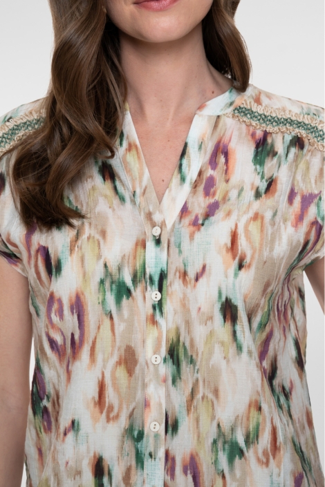 Geisha ecru dames blouse | Close up