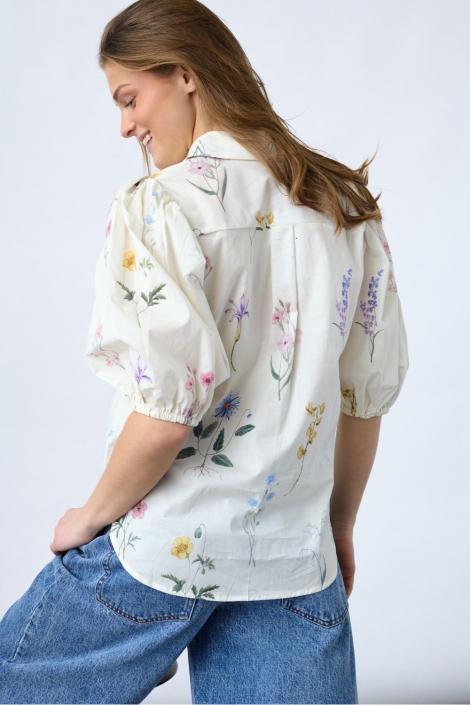 SisterS point beige dames blouse | Model achteraanzicht
