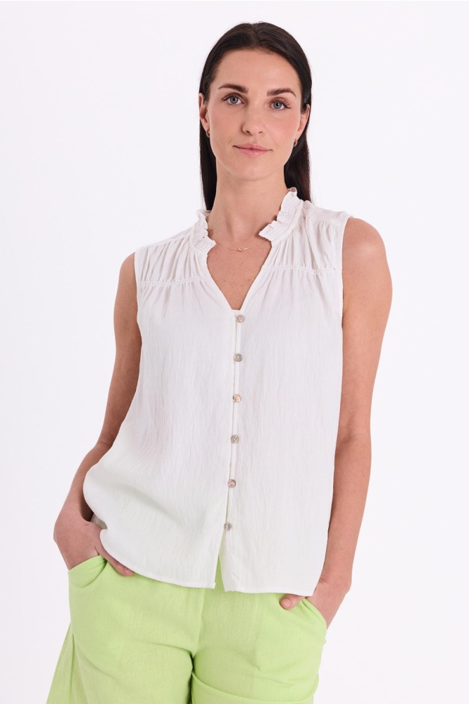 Freequent witte dames blouse | Model vooraanzicht