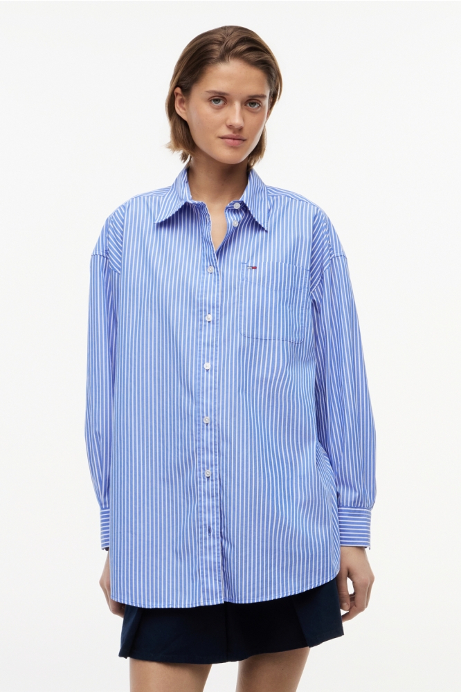 Tommy Jeans blauwe dames blouse | Model vooraanzicht