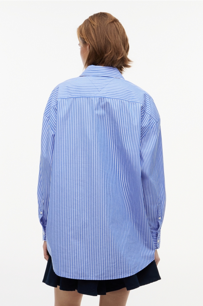 Tommy Jeans blauwe dames blouse | Model achteraanzicht