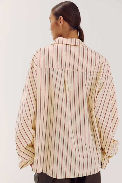 Harper & Yve gele dames blouse | Model achteraanzicht