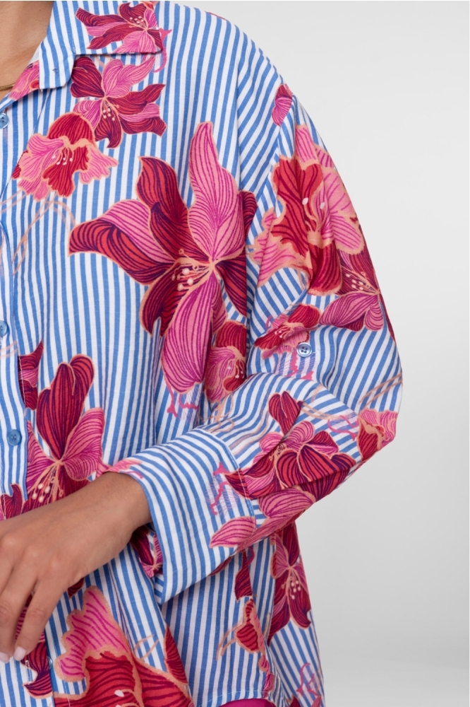 Geisha blauwe dames blouse | Close up