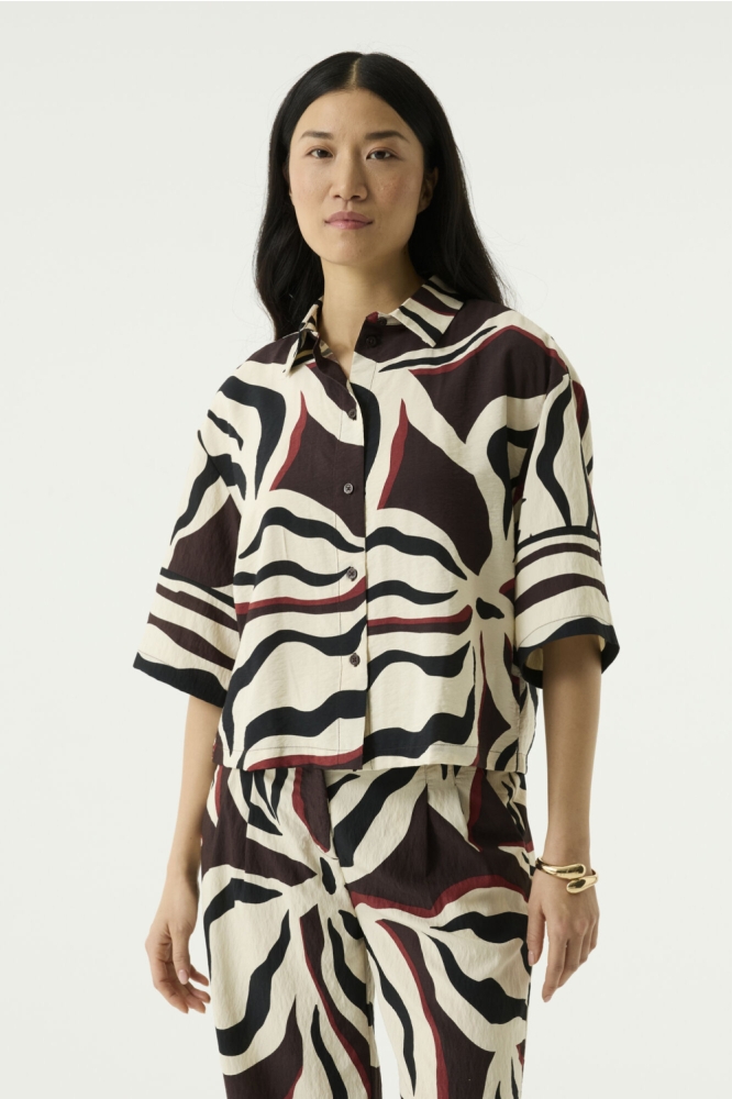 Garcia beige dames blouse | Model vooraanzicht