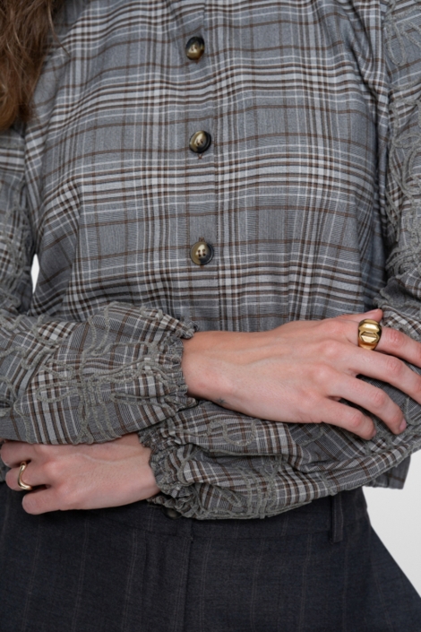 Geisha bruine dames blouse | Close up
