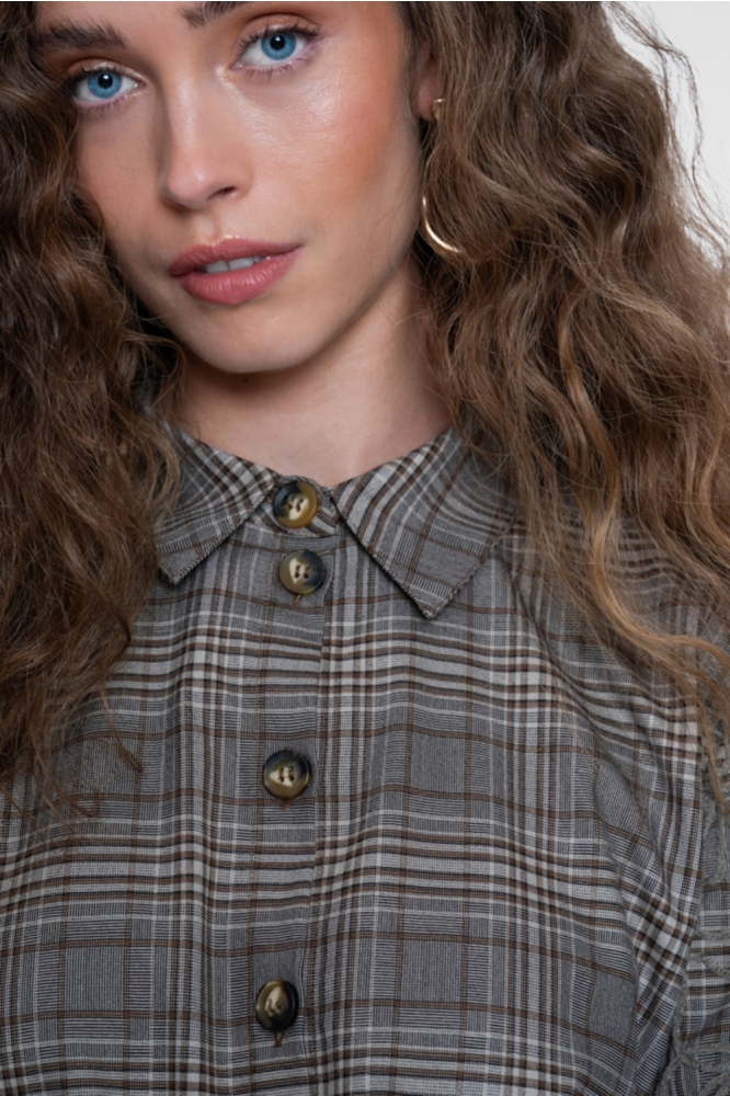 Geisha bruine dames blouse | Close up