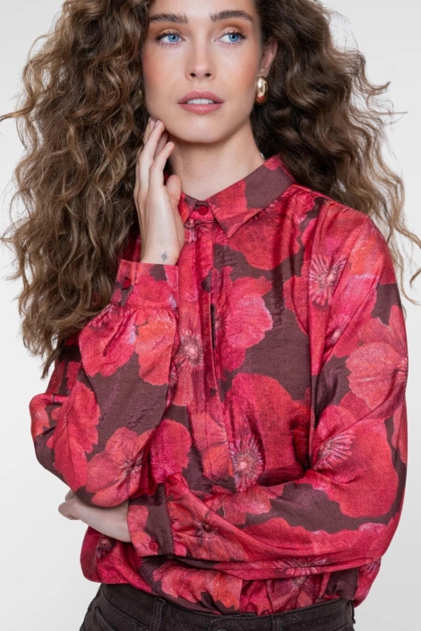 Geisha bruine dames blouse | Model vooraanzicht