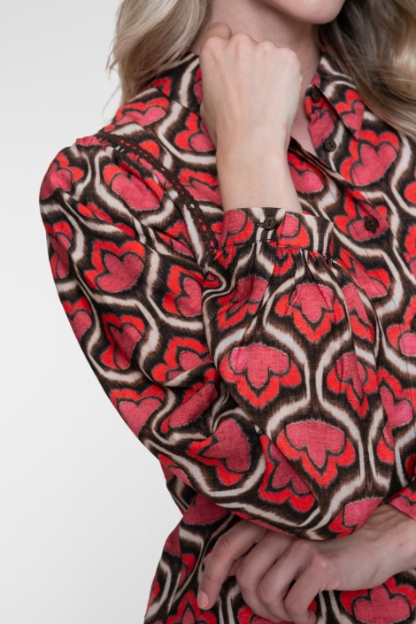 Geisha rode dames blouse | Close up