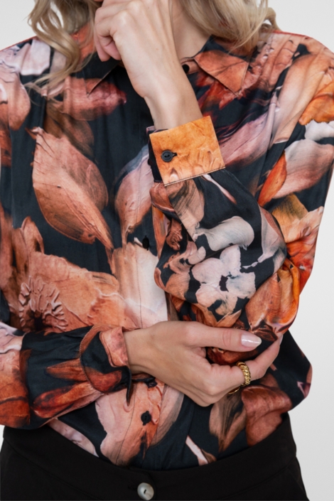 Geisha multi color dames blouse | Close up