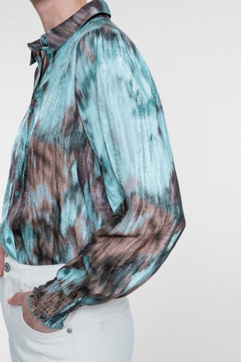 Geisha camel dames blouse | Model zijaanzicht