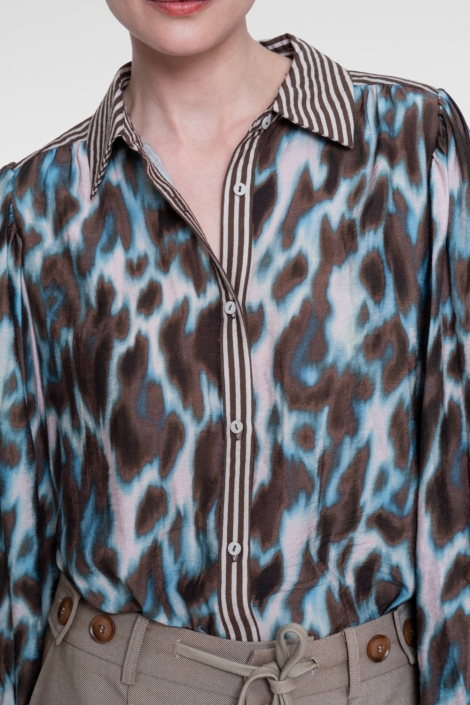 Geisha blauwe dames blouse | Close up