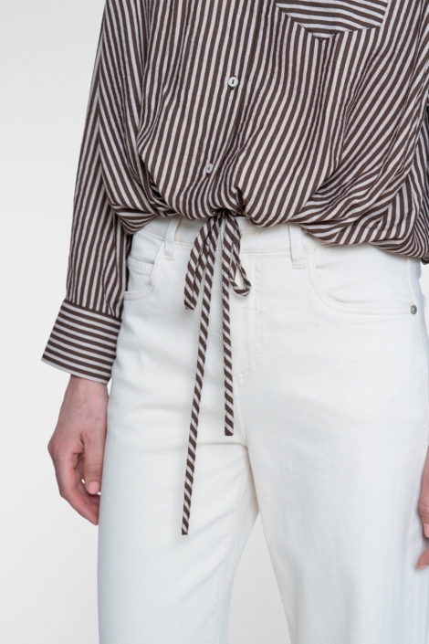 Geisha camel dames blouse | Close up