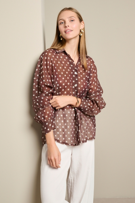 LolaLiza bruine dames blouse | Model vooraanzicht