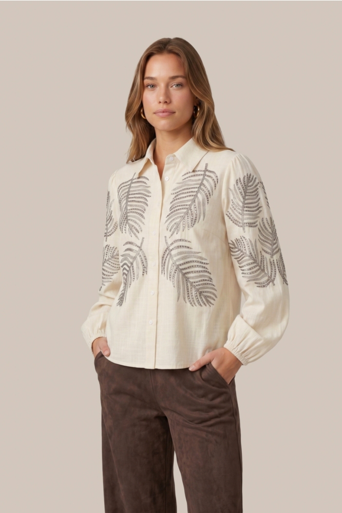 C&S The Label zand dames blouse | Model vooraanzicht