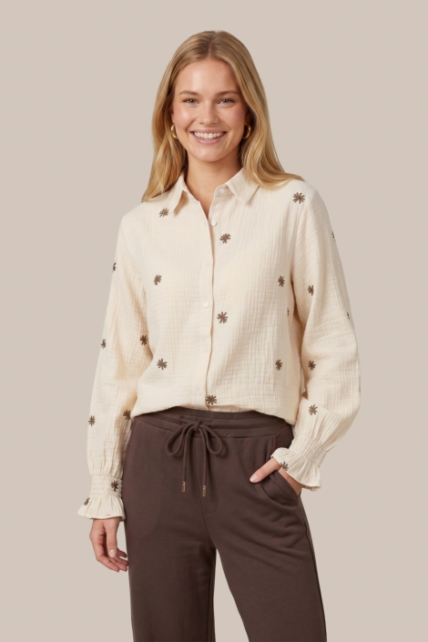 C&S The Label zand dames blouse | Model vooraanzicht