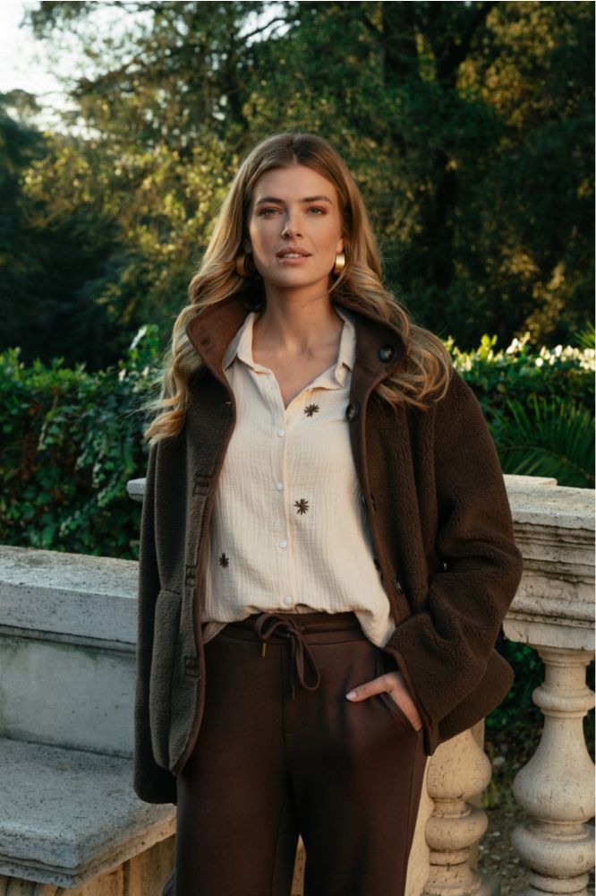C&S The Label zand dames blouse | Sfeerbeeld, In situatie