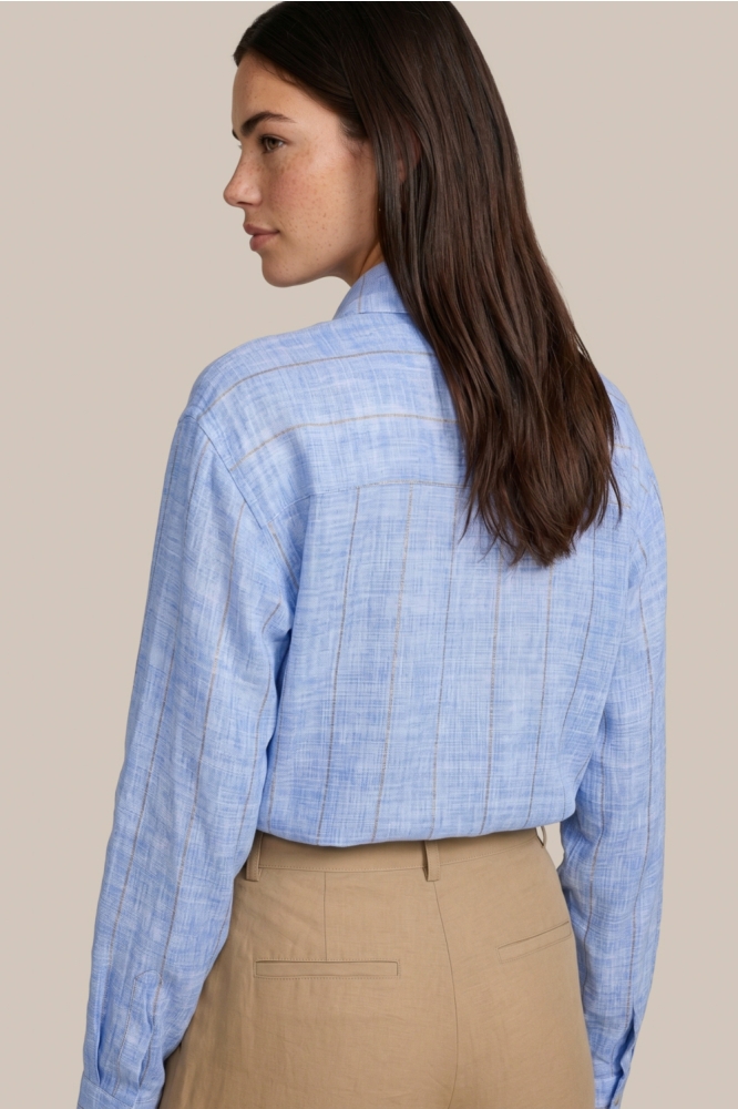 C&S The Label blauwe dames blouse | Model achteraanzicht