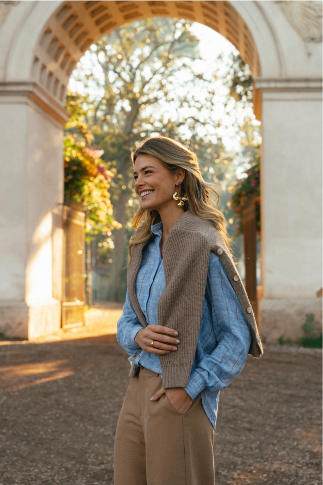 C&S The Label blauwe dames blouse | Sfeerbeeld, In situatie
