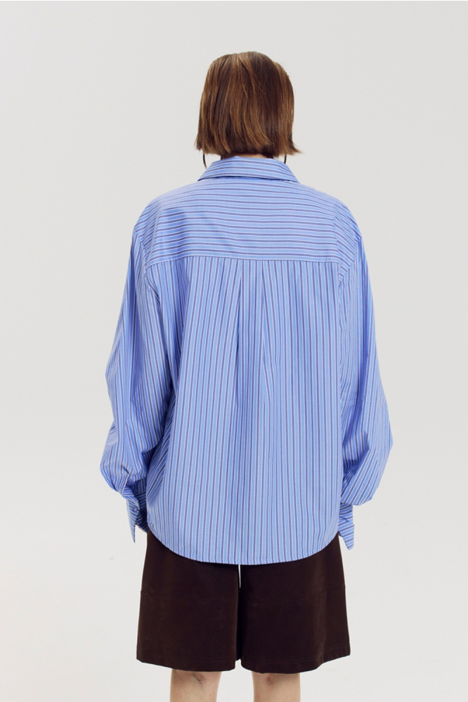 Harper & Yve blauwe dames blouse | Model achteraanzicht